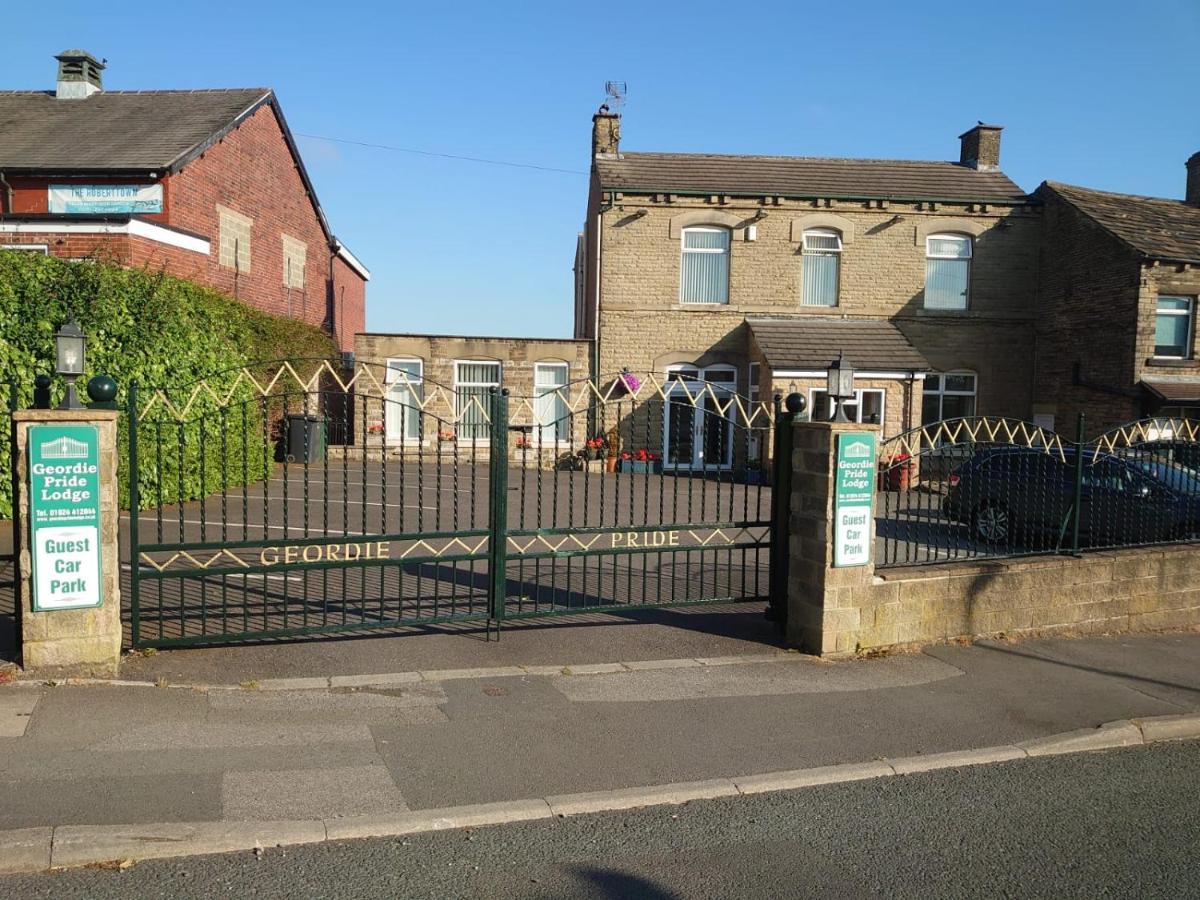 Geordie Pride Lodge Liversedge Eksteriør bilde