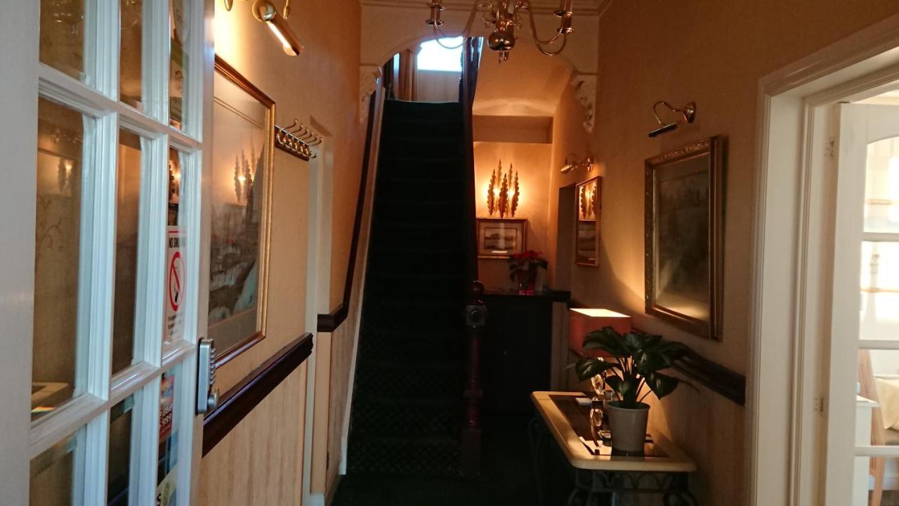 Geordie Pride Lodge Liversedge Eksteriør bilde