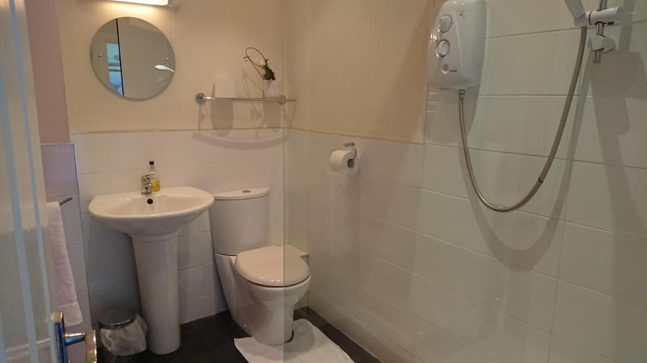 Geordie Pride Lodge Liversedge Eksteriør bilde