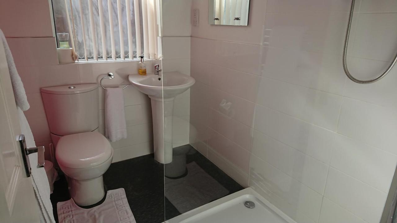 Geordie Pride Lodge Liversedge Eksteriør bilde
